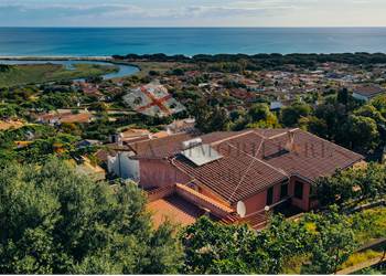 Detached Property with Panoramic Sea View